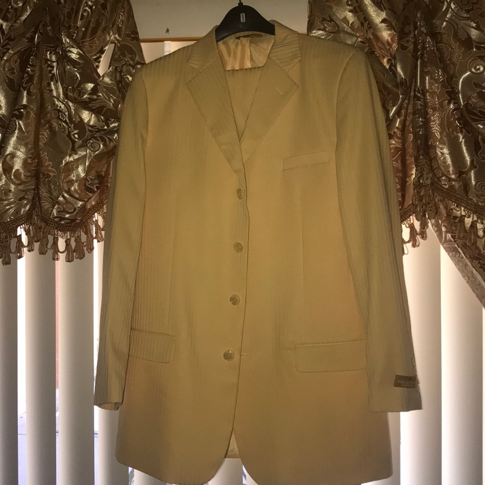PRICE ⬇️‼️ 👔STEVE HARVEY GOLD SUIT 2-Piece Suit👔